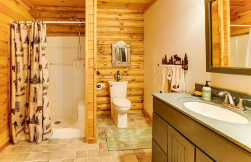 Spacious Log Home with 13 Acres, Ponds and Fire Pit! - Foto 13