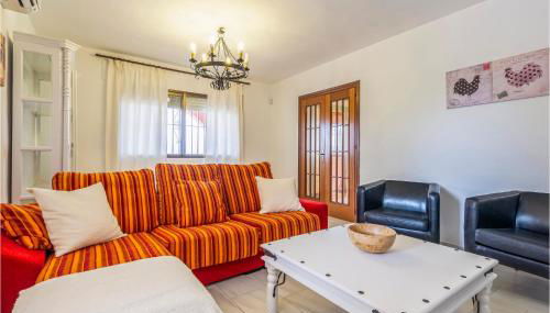 Gorgeous Home In Alhaurin De La Torre - Photo 4