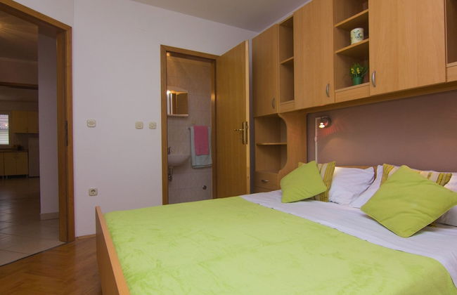 Refined and Timeless Krk Apartment With Terrace - Photo 2