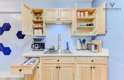 The Moose #3 - Modern Luxe Studio with Free Gated Parking & Wifi - Foto 16