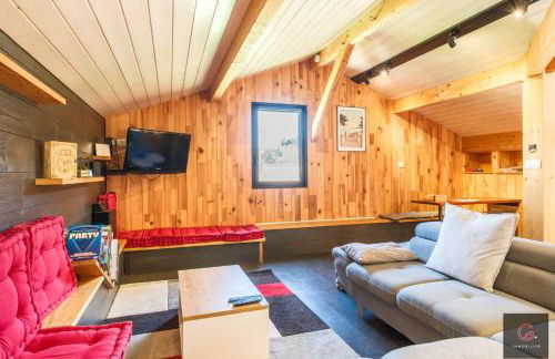 Gastes, Charmant chalet en bois avec Jacuzzi 6 pers - Foto 11