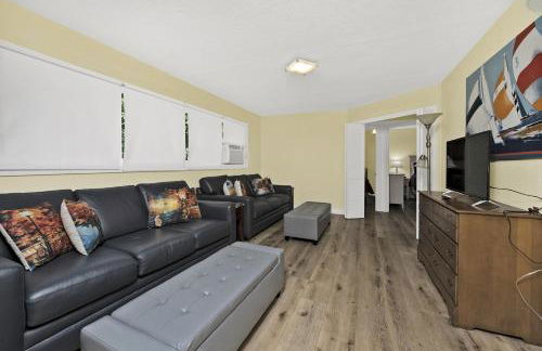 Sandy Feet Retreat -- Lakefront Retreat With Sand Volleyball Court! - Foto 19