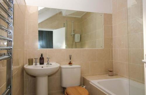 Cheshire Countryside Escape with Garden & Sunrise View - Foto 13