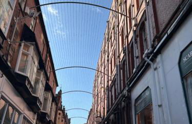 Garrick's Suite-Home away from Home- suitable for couples retreat, Contractors and NHS- free parking - Foto 30