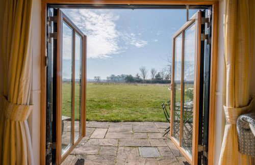 The Meadows Dairy, Bawdsey - Photo 11