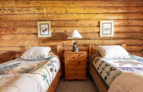 Peaceful Waterfront Log Cabin near Crater Lake National Forest, Oregon - Foto 58