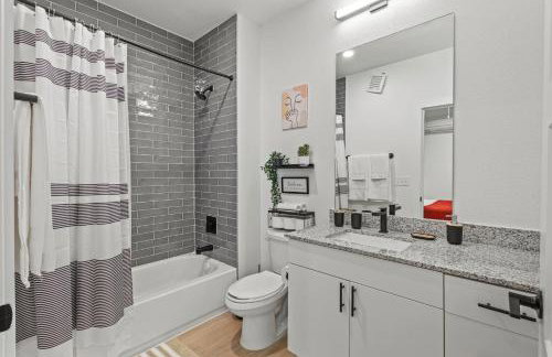 2Beds|2Baths|Near Convention Ctr|Free Parking|Gym - Foto 39