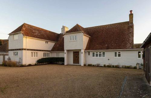 Luxury Beachfront Retreat for 14 with Hot Tub - Photo 7