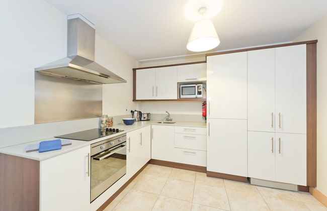 Broc House Suites - Photo 27