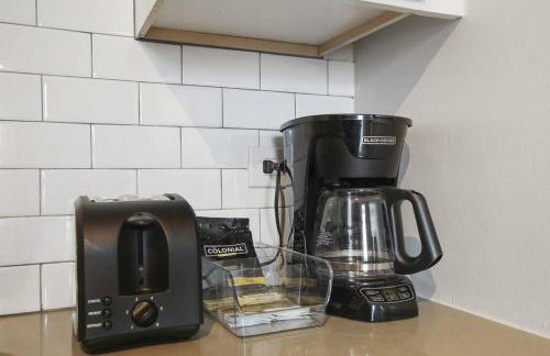 Sleek & Functional 2-Bedroom Apt - Hyde Park 405 - Photo 8