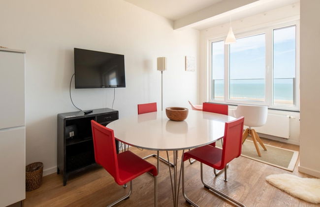 Beautiful Apartment With sea View - Photo 17