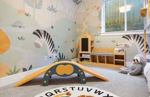 Modern Kirkland 4BR Family Oasis Kids Paradise - Photo 66