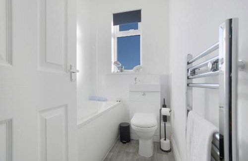 NEW! 2BR in West Terrace, Sleeps 4 - Foto 37