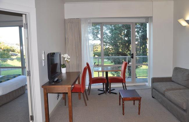 Ocean Breeze Hotel - Photo 26