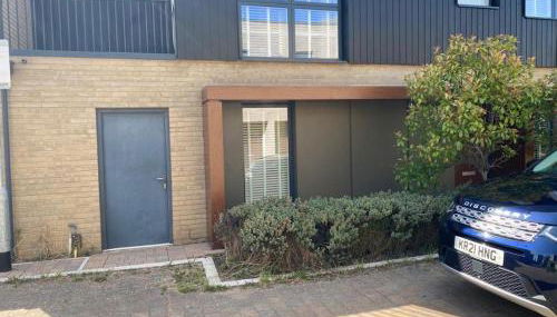 Homely & Warm Trumpington House w Parking, 5 mins drive to Bio Medical Campus, Addenbrooke's & Papworth hospitals - Foto 5