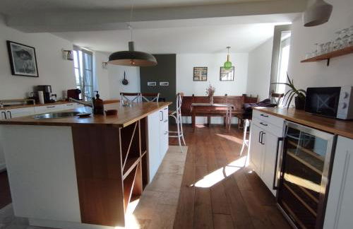 confortable maison familiale à l'entrée du village médiéval - Foto 8