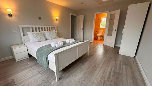 Spacious 4 Bed House with parking in Wolverhampton - Foto 5