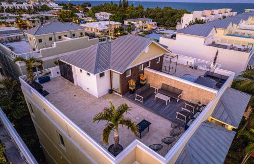 Walk to Hollywood Beach: Luxury Family Getaway! - Photo 50
