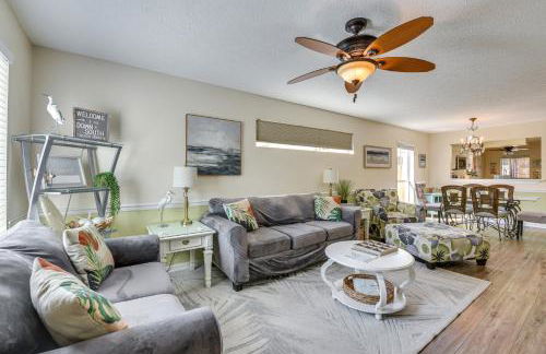 Breezy PCB Vacation Rental with Lanai, Walk to Ocean - Photo 5