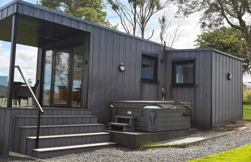 Luxury Glamping Pod sleeping 4 with 2 bedrooms and Private Hot Tub BBQ Ballycastle North Coast Pod 1 - Foto 55