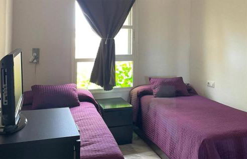 Awesome Apartment In Torremolinos - Foto 14