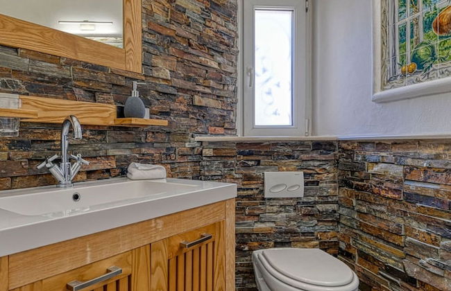 Golfinhos Magnificent Spacious 5 Bedroom Villa - Foto 39