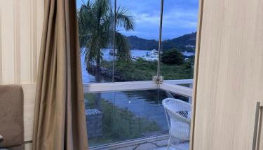 Um apartamento com vista para oarma - Foto 4