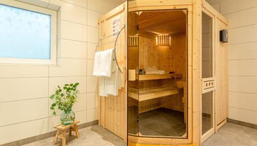 Spacious Home Sauna Hot Tub Pool Patio BBQ - Foto 3