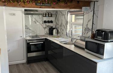 Pitfield Apartments - Photo 12