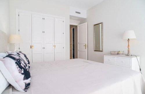 Great View Apartment in Elviria - Photo 7