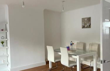 Spacious 3 bed with driveway - Foto 11