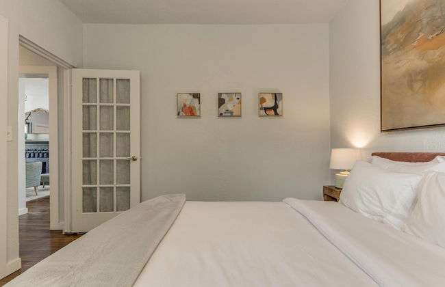 2BR Stylish Retreat in Midtown - Photo 36