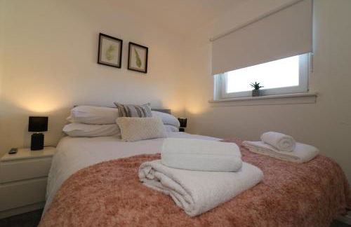 Signature - Honeywell House - Photo 3