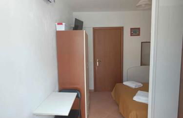 Desiree's Rooms - n 2 camere con bagno privato e balcone - Foto 9