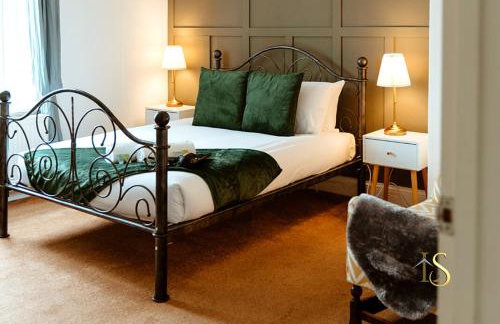 *Luke Stays Oswald Terrace* - Foto 31