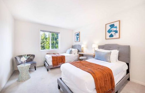 Brier 5BR Retreat w Pool Table Deck Central AC - Foto 33