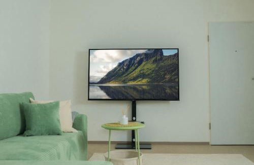 Einzigartiges Scandi Apartment - Innenstadt mit Parkplatz, Balkon & WLAN - Foto 5