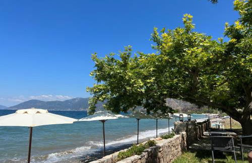 Mangata Seaside Hotel - Photo 14