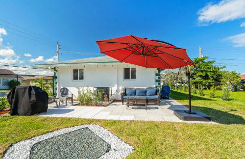 Roxanas 3bed 2bath Home with Modern Interior and BBQ Backyard - Photo 2