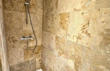 Genas Azieu - Le Chalet, La Bastide, Le Loft, Le Mas et la Paillote - Foto 17