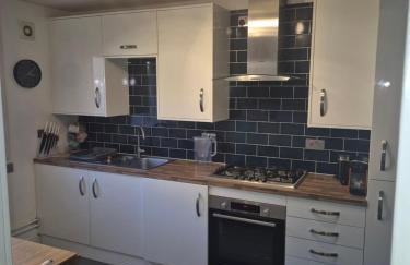 LUXURY One BEDROOM FLAT - Photo 4