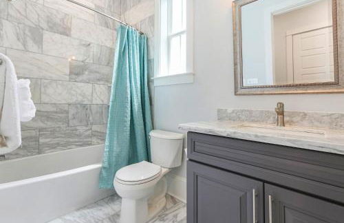 Hosteeva Brand New Condo with a Pool Steps to St Charles Ave - Foto 52