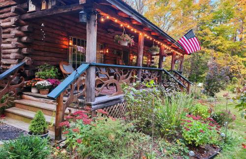 Deer Valley Retreat, Lovely Log Cabin with Fireplace & Garden Views- Perfect for a Relaxing Getaway! - Foto 1