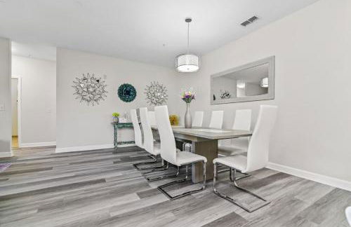 Stylish 3BR Condo Near Disney Pool, Gym & More! - Foto 16