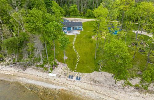 Bayfront Escape Hot Tub, Kayaks Dogs Welcome - Photo 40