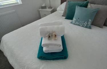 Cottage, Hot Tub, Open fire, Games Room, large Garden Sleeps 2-8 - Foto 7