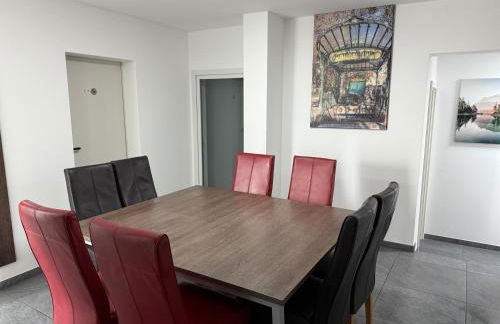 Im Tal 2 Haus - 2 WE, 5 SZ,3 Bäder, 11 Betten - Klimaanlage - Foto 2