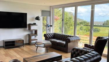 Luxurious, Unique & Elegant Cottage with Hot Tub - Foto 2