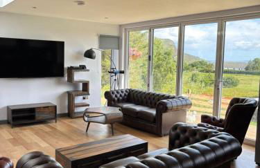 Luxurious, Unique & Elegant Cottage with Hot Tub - Foto 2