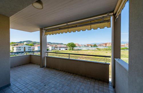 GuestHost - Bright Apartment with Terrace - Photo 23